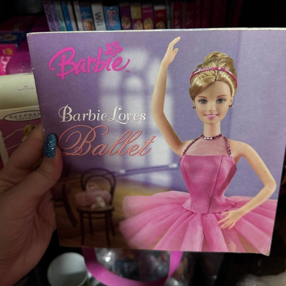 2005‎ BARBIE LOVES BALLET BOOK